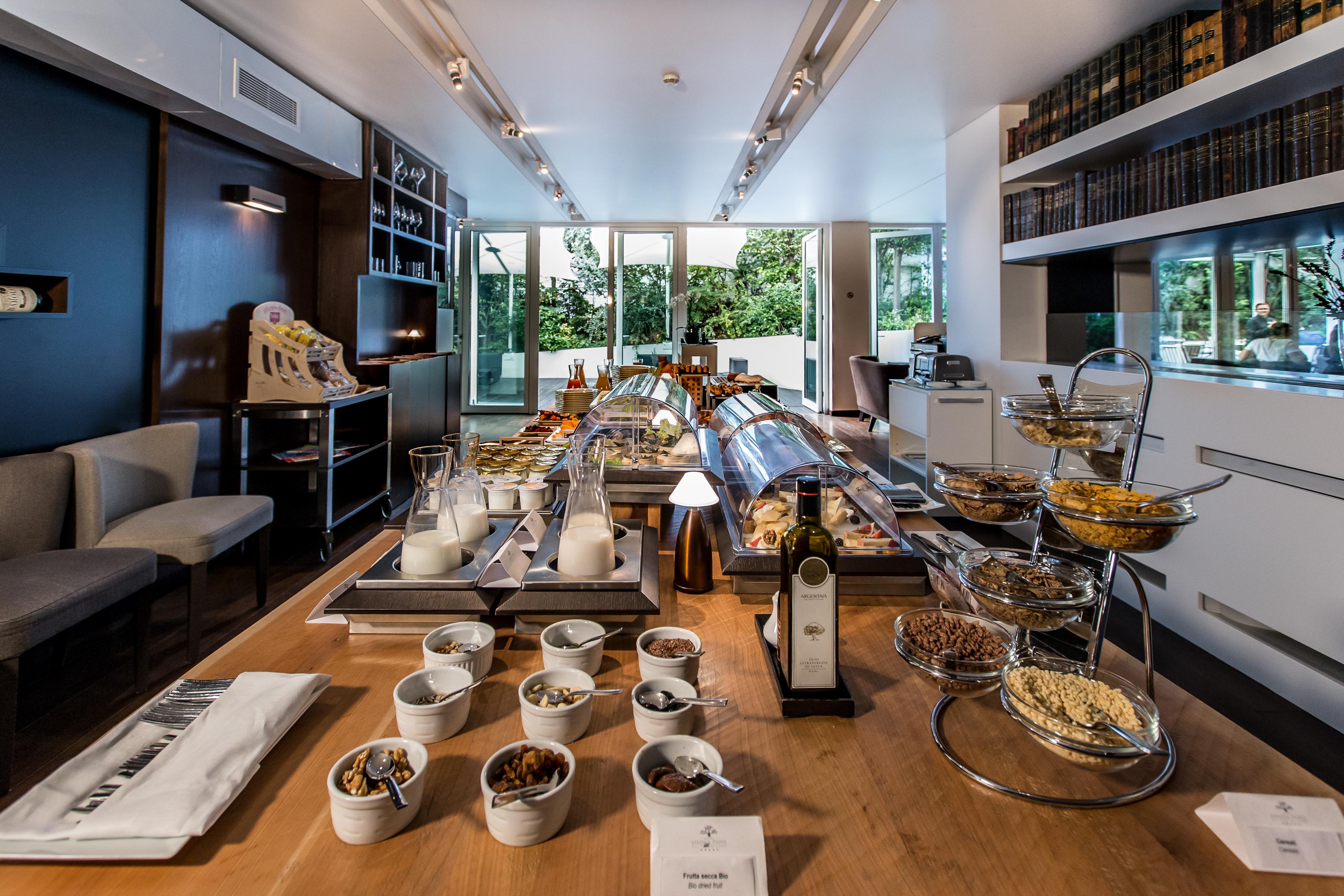 Magna Pars L'Hotel A Parfum, Small Luxury Hotels Of The World Милано Екстериор снимка The tea tasting room at the German Tea Museum