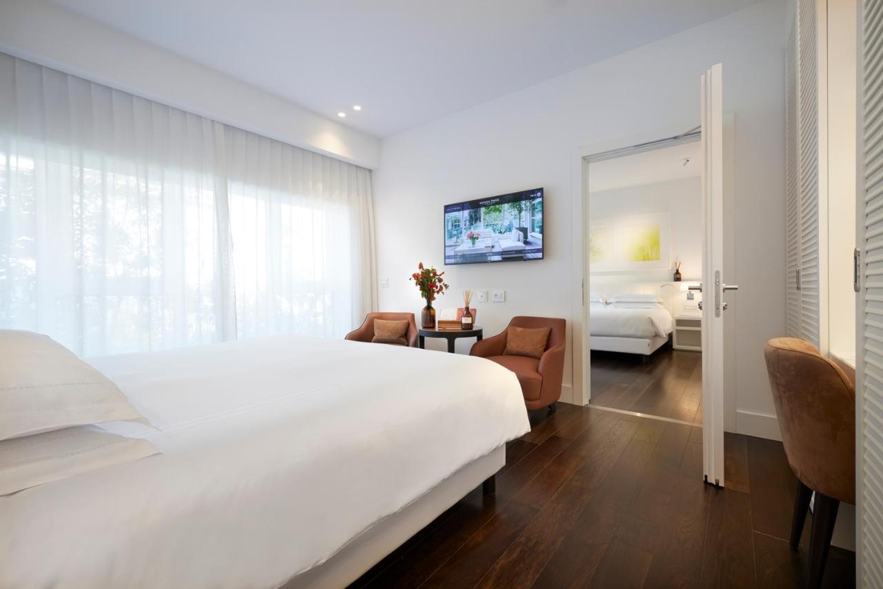 Magna Pars L'Hotel A Parfum, Small Luxury Hotels Of The World Милано Екстериор снимка A room at the hotel