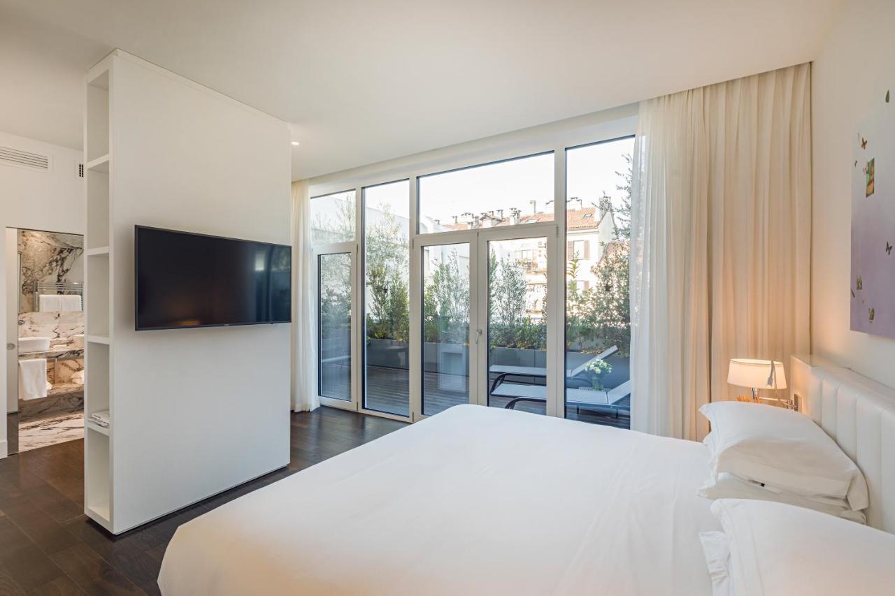 Magna Pars L'Hotel A Parfum, Small Luxury Hotels Of The World Милано Екстериор снимка Deluxe room with terrace