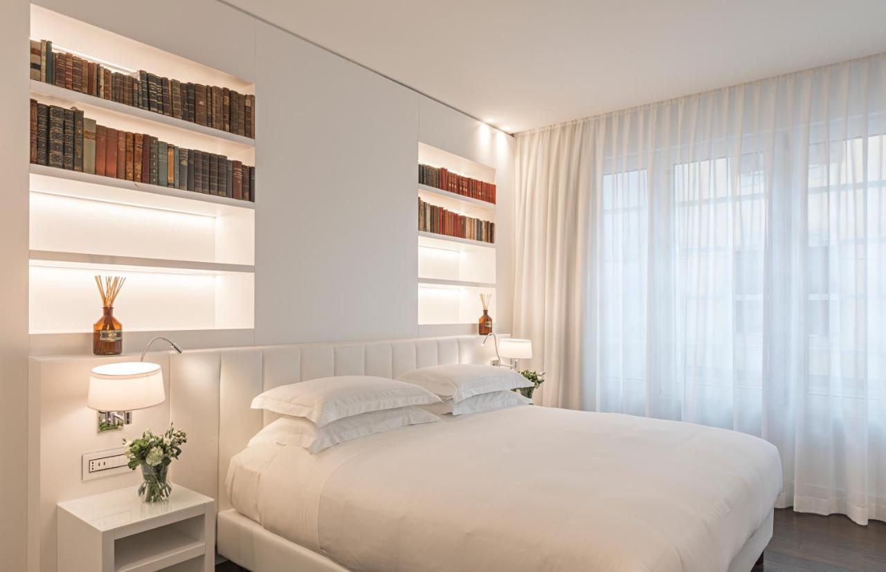 Magna Pars L'Hotel A Parfum, Small Luxury Hotels Of The World Милано Екстериор снимка A room at the hotel